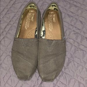 Toms Women’s size 6.5